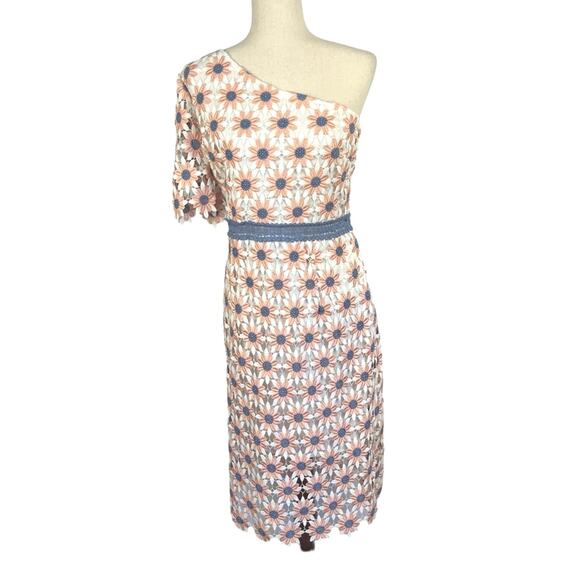 Chi Chi London Winona One Shoulder Crochet Floral Lace Dress White Size 12 NWT - Picture 10 of 15